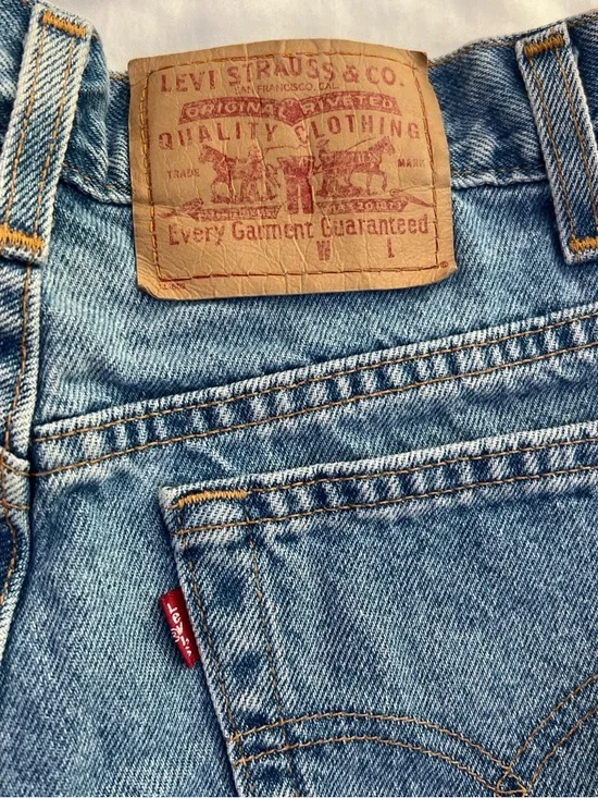 Levi's Light Blue Vintage 90’s Denim Jean Shorts - Picture 4 of 6